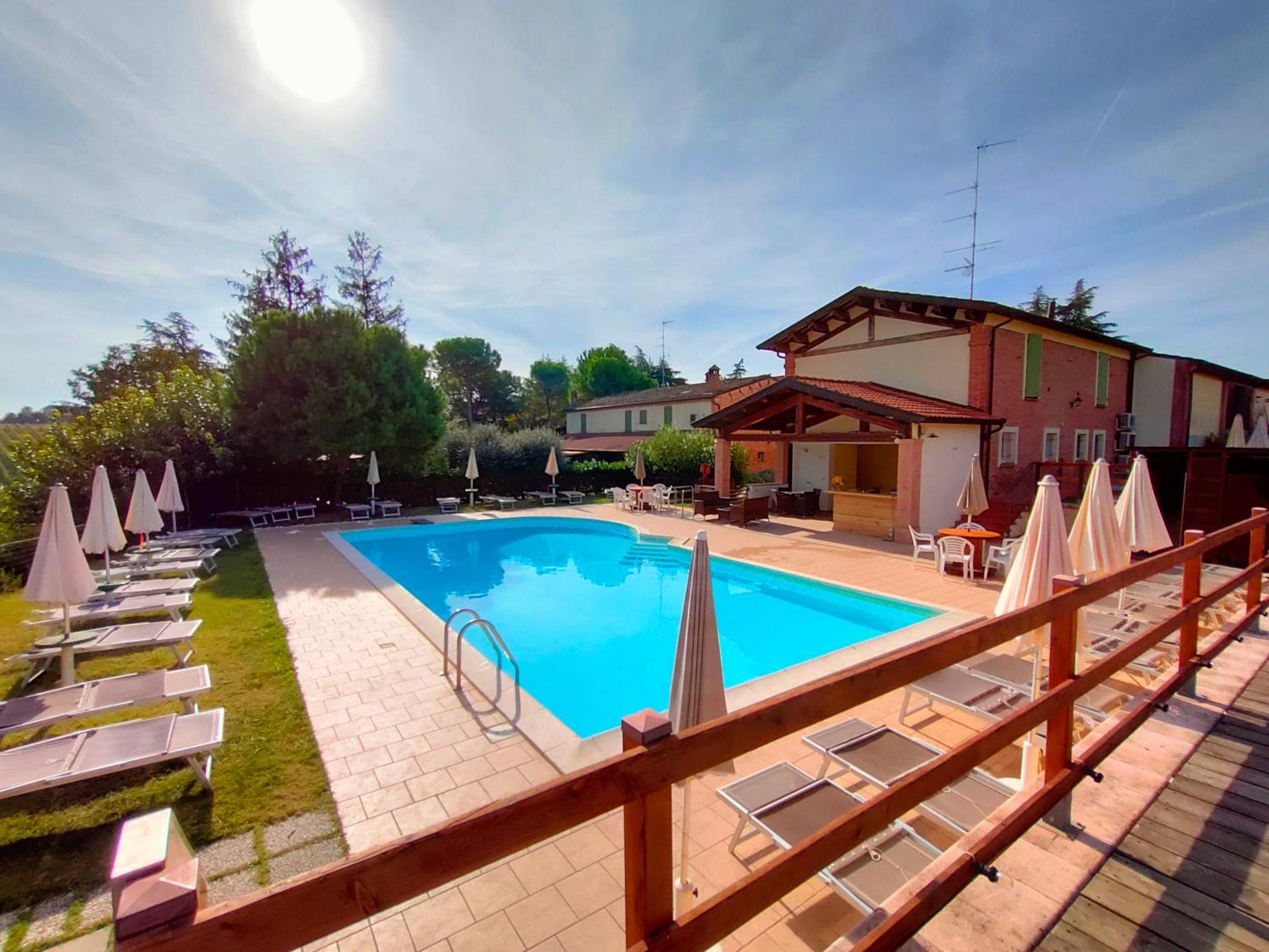 Agriturismo E Cantina La Sabbiona Faenza Luaran gambar